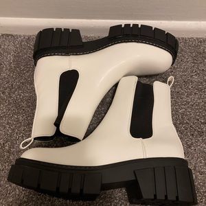 ⚫️Madden Girl Women's Pheobee Chelsea Boot